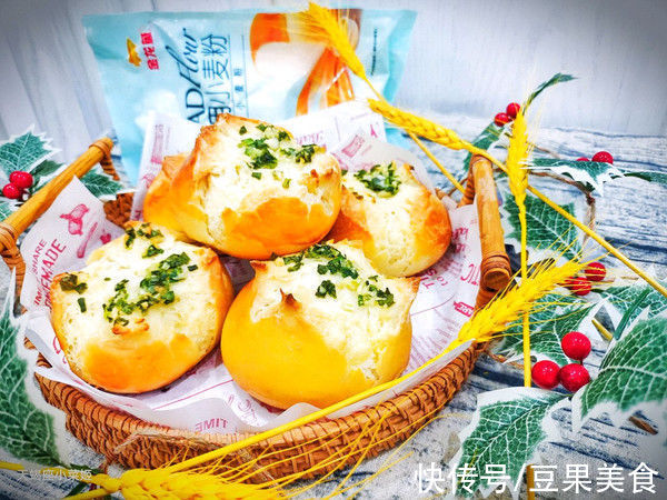 想要吃得健康，还是得吃法式蒜香小餐包