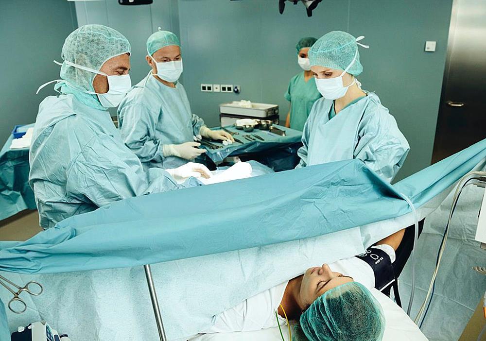 结扎|孕妇剖腹产提过哪些离谱要求？割脂肪、结扎……最后一个更离谱