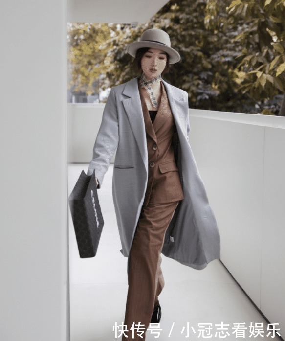 女人过了40岁，颜色记住这3选3不选，巧妙提升气质