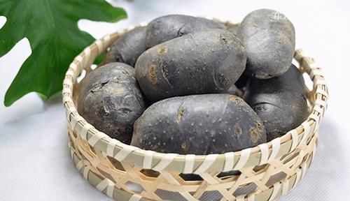 女性到了中年，推荐3种食物，排毒消脂，疏通血管，滋补身体