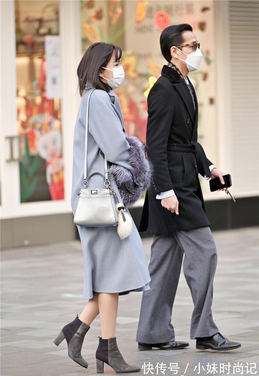 高跟 冬季适合搭配靴子,长靴短靴都可以,高跟款式更好一些