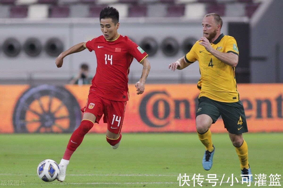 国足|国足调整定位!李铁单聊韦世豪扛抗日大旗 陈戌源肯定球员精神面貌