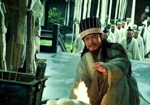 诸葛亮|诸葛亮吊孝，是真性情还是政治表演？真正目的被揭开，真相让人不敢相信