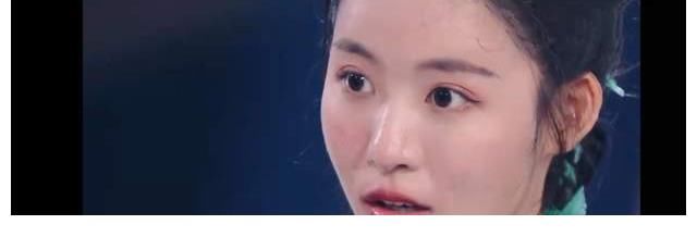 孫芮李斯丹妮互毆，孫芮被打出滿臉血絲，三線藝人都這么拼嗎？