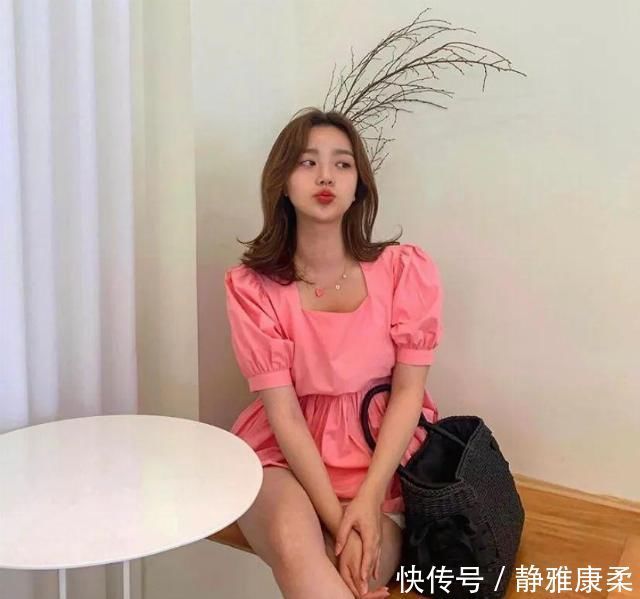 泰迪卷+仙女裙,漏耳短发+T恤,今夏这么搭时髦炸了洋气又减龄