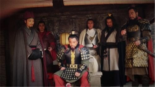  梁山|为何宋江一心想着诏安，当皇帝他不香吗？其实吴用早已说出答案