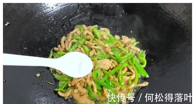 元气满满|天一热，就馋这碗面，卤香面滑，早上来一碗，元气满满，百吃不厌！