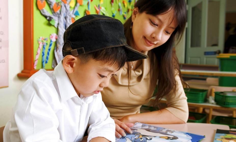 视力|为啥有的初中生,天天玩手机却从不近视医生道出了实情