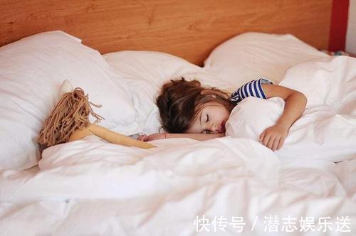 妈宝园|宝宝睡觉时出现这四个小动作,可能是身体出了问题,家长别大意