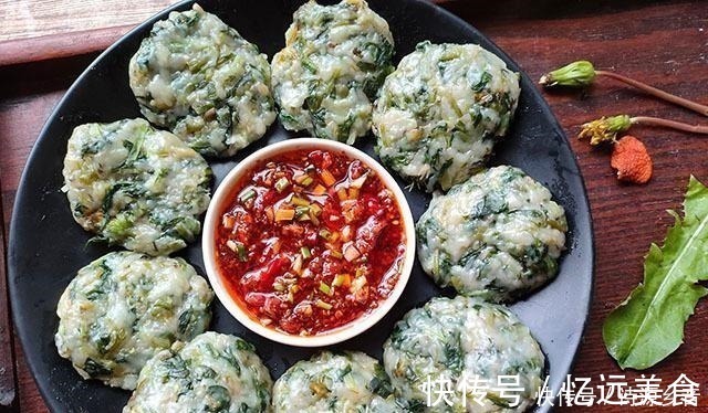 小饼|最近我迷上吃它，一拌一蒸好筋道，出锅蘸着料吃，2口一个，真香！