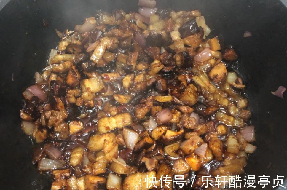 山珍|香菇肉酱面，简单的快手家常美食，上班族的福音