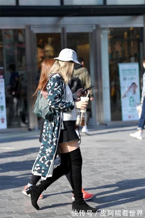 时尚 风衣搭配长靴,总是能搭配,出一点小资的味道!