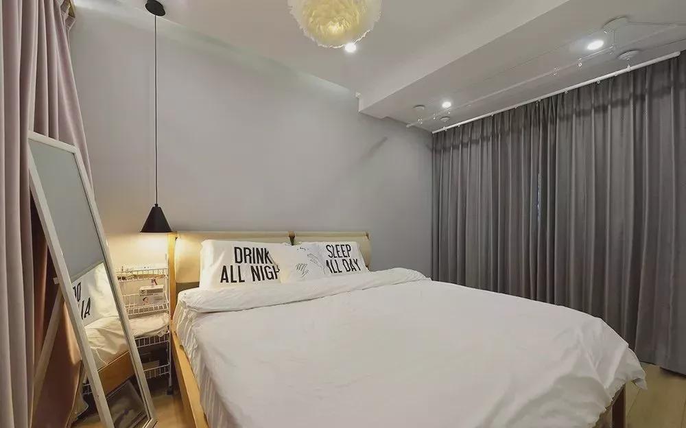 次卧|夫妻买下48㎡带阁楼二手房,装出3室1厅+书房,5口之家太幸福了