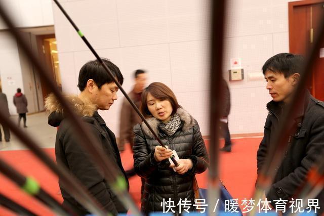 几十元的鱼竿和几百元的鱼竿差距在哪？内行人士来告诉你答案