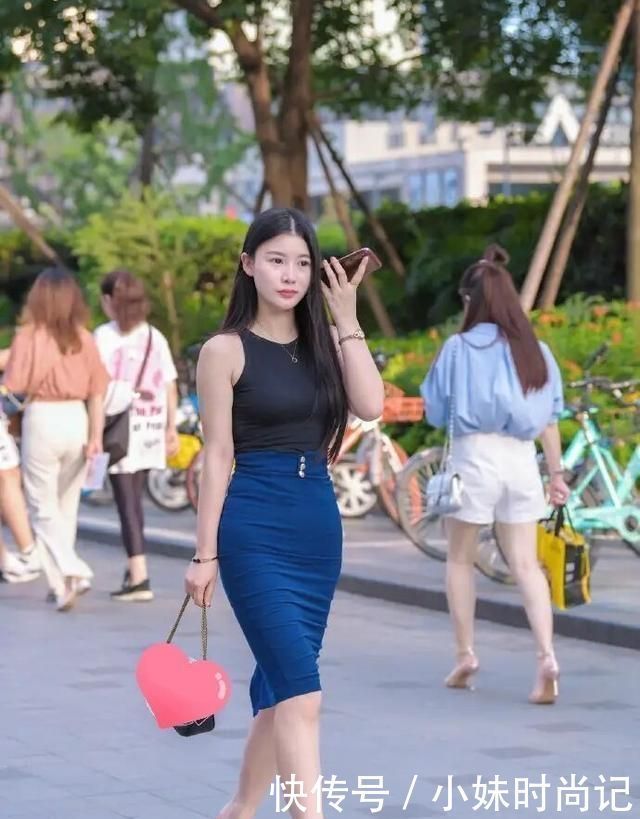 走心|街拍:连衣裙的美太走心, 简约还很靓丽, 让人很难不爱