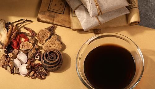 颈椎|一个让你昂首挺胸的方子!2味药化解颈椎病,一通一补有奇效!