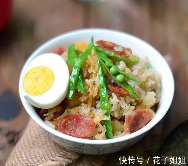 3道电饭煲版懒人焖饭，饭菜一锅出，满嘴喷香，美味省心~！