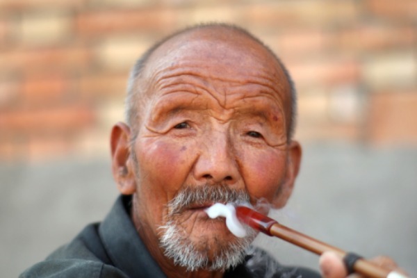 “男怕生前穿靴,女怕生后戴帽”,到底是啥意思要注意点什么