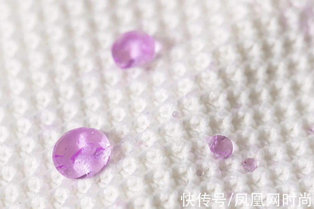 素湃 国潮鞋做得有多牛?雨天不湿鞋,穿一天不捂脚,好看还不贵