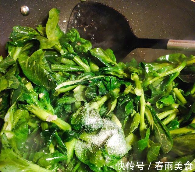 爽脆|炒青菜总发黑不爽脆教你这三招，无论炒什么青菜都好吃不发黑！