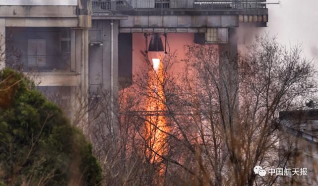 大推力氢氧发动机完成520秒长程试车