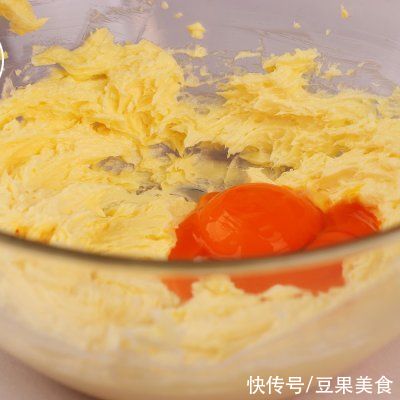 舒可曼|超级简单的无泡打粉版黄油蛋糕，赶快get起来