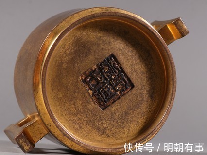 旧藏@旧藏 铜鎏金双耳筒式香炉。