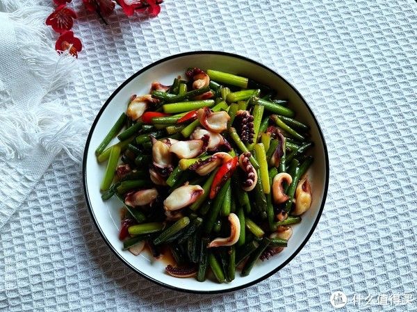 天气转凉,这菜可常吃!温和不辣口,配它炒一炒,鲜嫩好吃又开胃