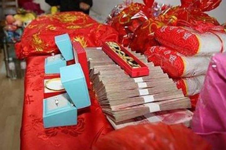 回家|女儿要嫁城里富豪，父亲扮乞丐去对方家，回家后一分彩礼未要
