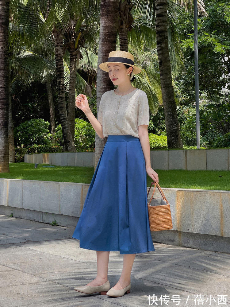 衬衫|女人一旦过了30岁,穿“衬衫+半身裙”,优雅又高级,气质满分