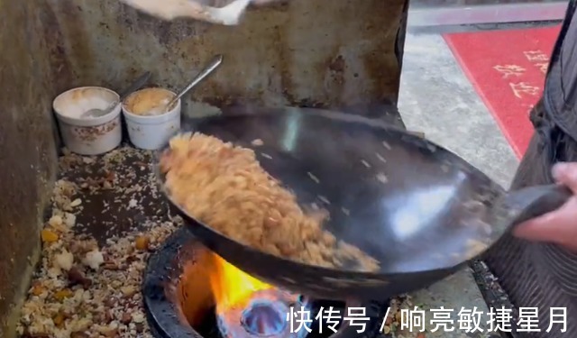 安徽定远的重口早餐，5元1份现炒现吃，很多慕名而来的客人吃不下！