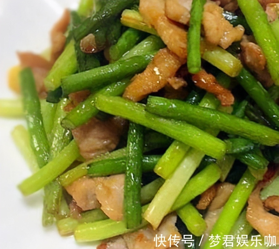 白葡萄酒|女性到了中年,推荐吃三种美食,补血养颜,美白护肤,延缓衰老