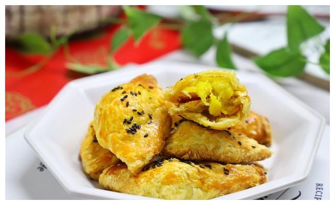 不用揉面,不用擀皮,简单3步,教你做网红甜点,咬一口酥掉渣