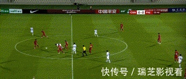 奥斯卡|国足胡尔克诞生!32岁锋霸主动求变激活武磊,早该这么踢了!