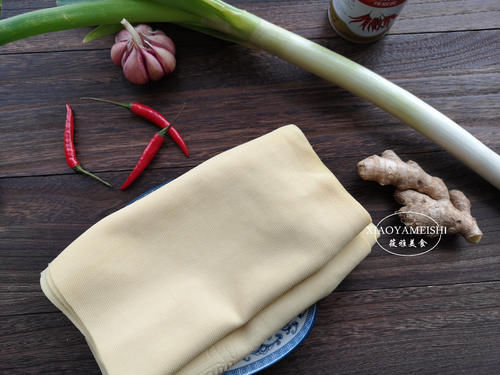 解馋|3块钱豆皮做的小零食，全家吃得好欢喜，老公：比肉还香，解馋！