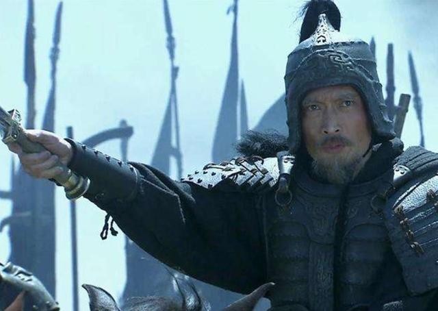 关羽|斩颜良曹操为什么要请关羽出战？是因为身边没人，还是另有目的