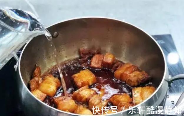 肉块|做红烧肉，不能焯水后直接炖，“2个窍门”要牢记，软糯不油腻