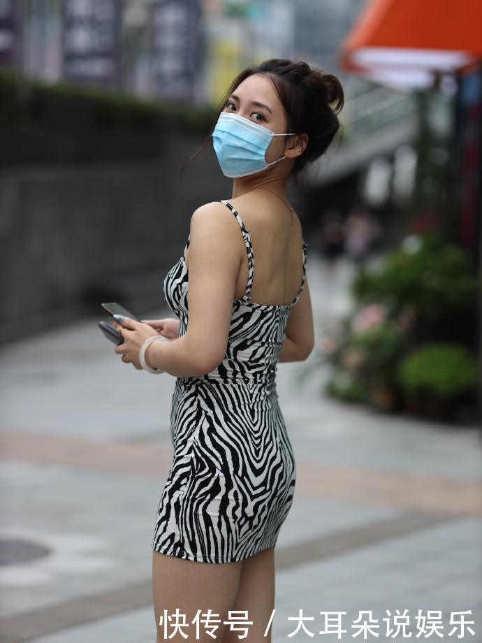 少女|30岁阿姨的时尚“斑马裙”,蕴藏别样魅力,一般少女难以驾驭