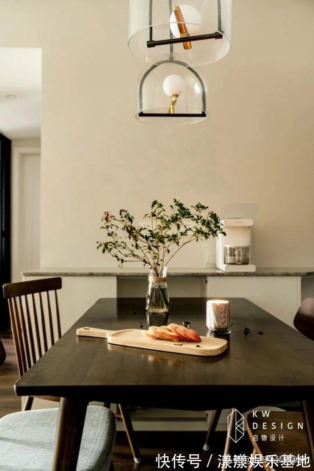 爱马仕|客厅没有茶几,空间却瞬间高级?看看她74㎡的家是怎么做的