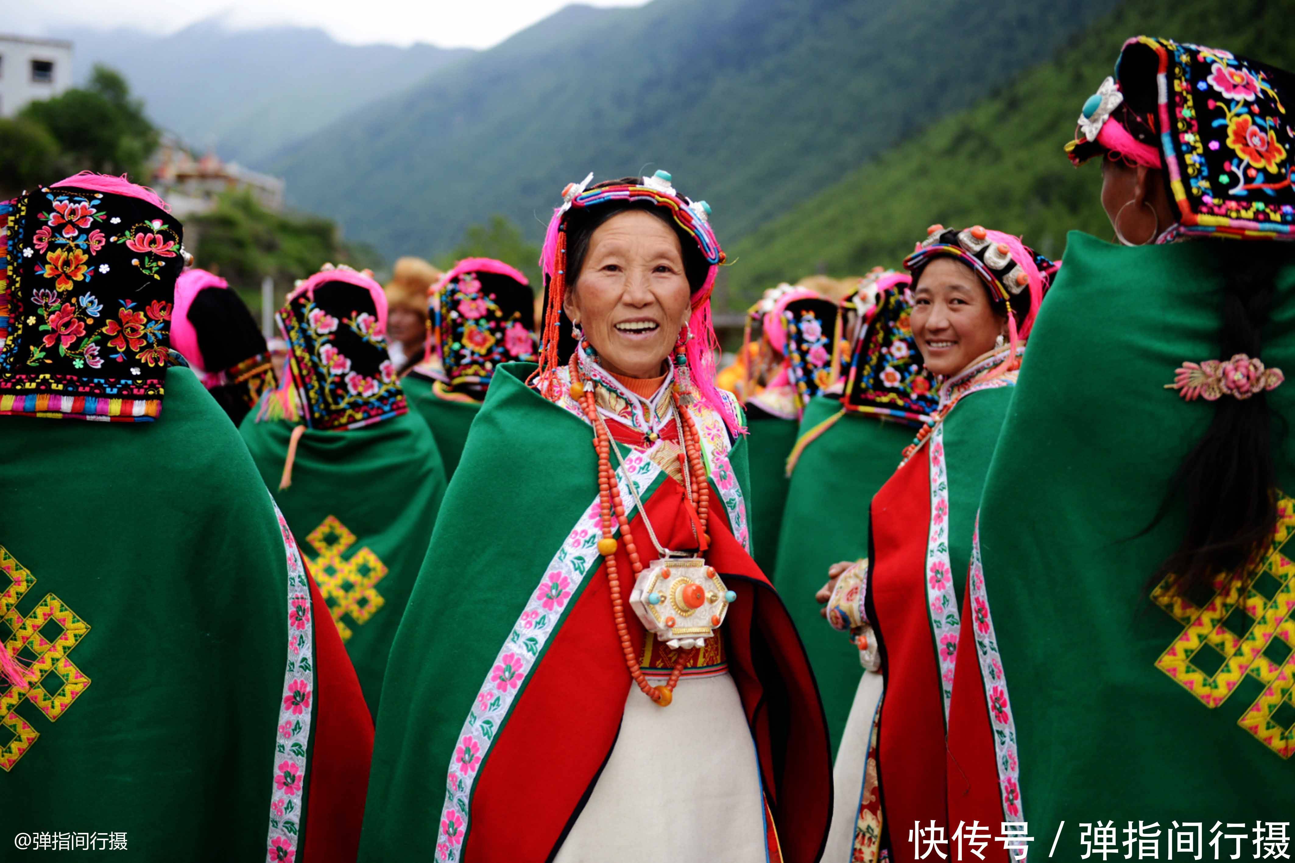 瑞士 四川西部神圣的山峰,风光堪比瑞士,民俗文化更让人大开眼界