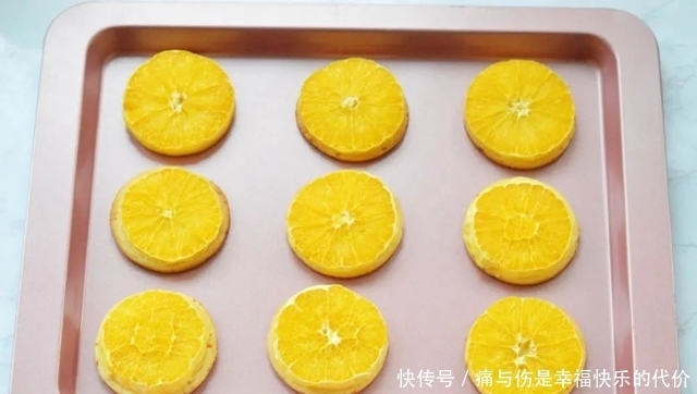 橙子跟饼干搭配,酸甜酥脆的橙子巧克力饼干,香到没朋友