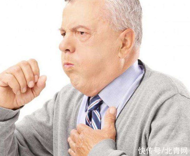 冬天如何预防呼吸道疾病？避免着凉，注意加减衣服