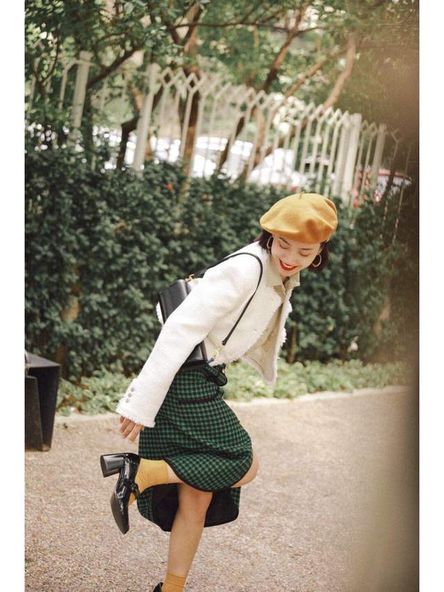 小个子|法式复古怎么穿?小香风外套+绿色格子半身裙,复古又有气质