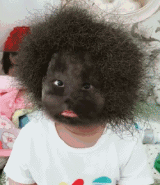 |搞笑GIF:本来想展示一下自己的身材 没想到一下子卡进去了