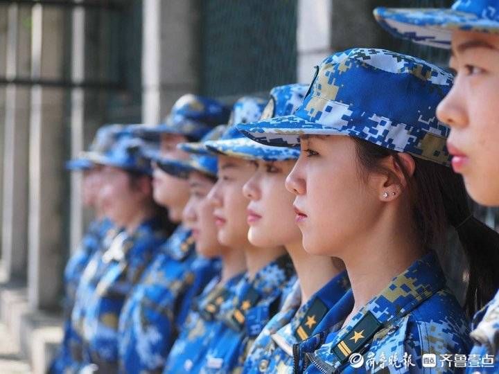 女教官|飒爽英姿！山东师范大学军训场上女教官和女队员成靓丽风景线