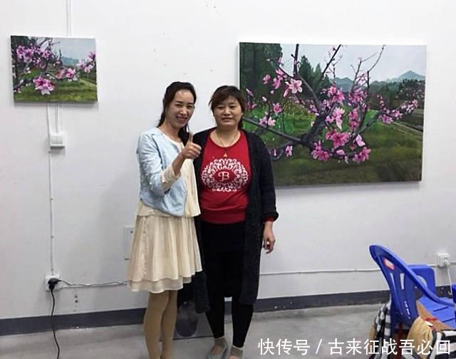 绘画作品!她48岁学画,一年就办个人画展,专家:没艺术价值,一农妇乱涂鸦