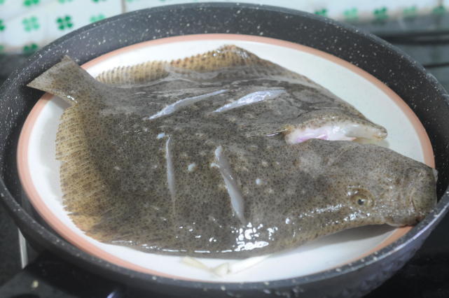 这鱼很少见，细嫩无刺儿子超爱，虽然价格昂贵，遇到我从不放过