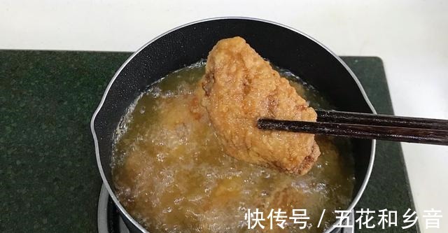 炸鸡|香到舔手指的蒜香炸鸡翅,制作简单,口感丰富!
