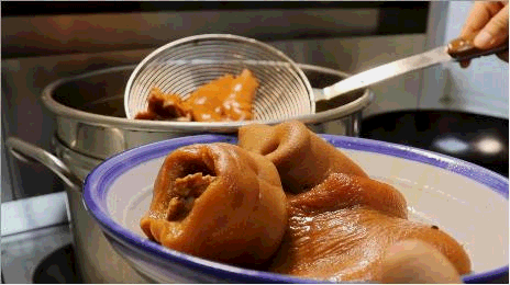  肉类|传统川卤肉类与内脏卤制有诀窍，否则损坏卤水，如遇变臭这样处理