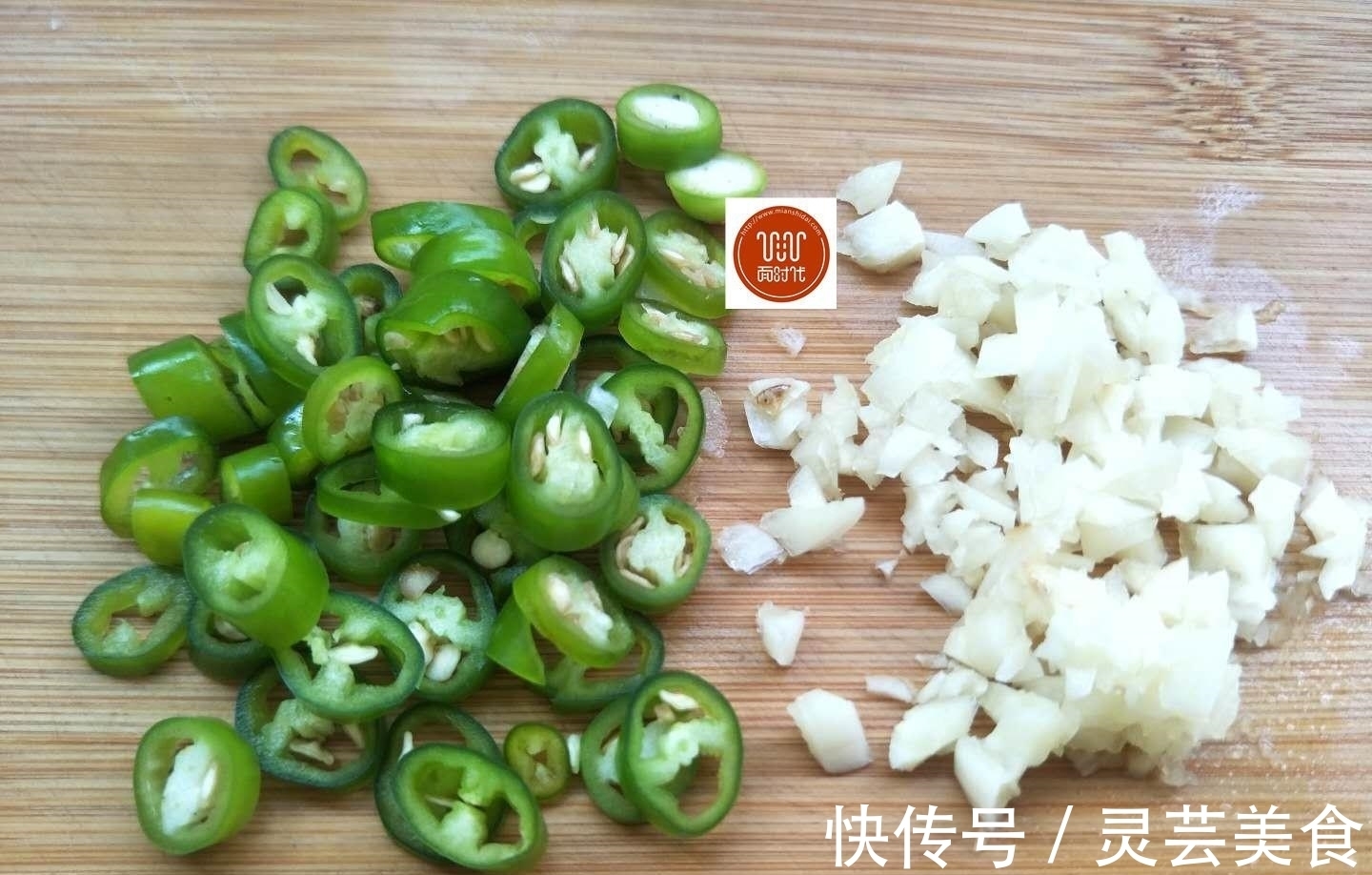 黄花菜|女人不要错过这菜，甩肉吸脂瘦肚子，吃着吃着就瘦了，关键还便宜